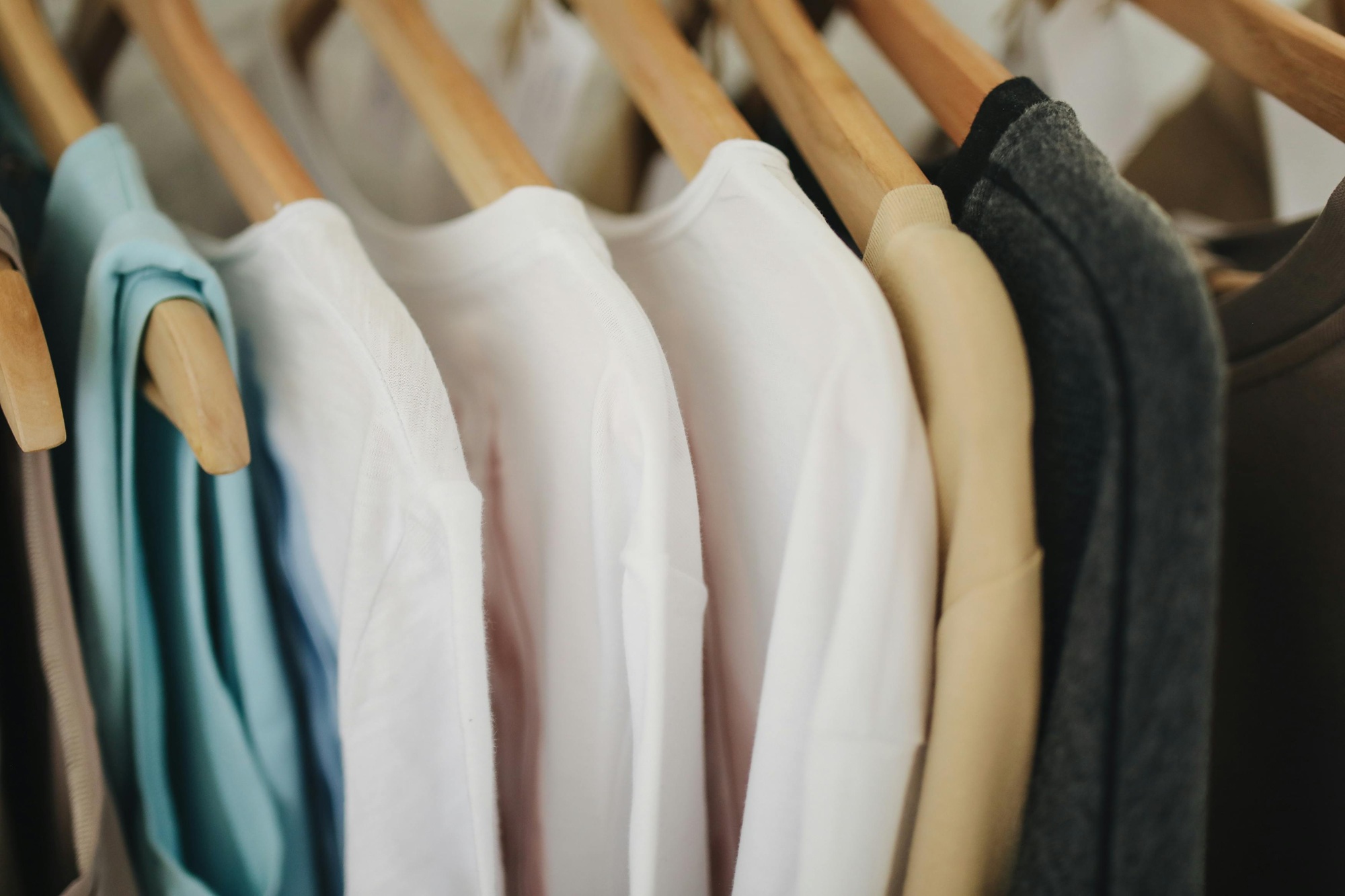 How to Cut Clothing Costs: Smart Tips to Save Money on Your Wardrobe